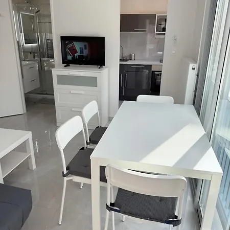 Appartement Neuf Avec Balcon, A 100 M De La